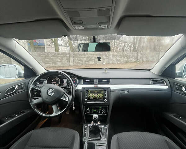 Серый Шкода Суперб, объемом двигателя 1.97 л и пробегом 240 тыс. км за 13799 $, фото 26 на Automoto.ua