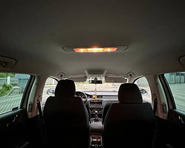 Серый Шкода Суперб, объемом двигателя 1.97 л и пробегом 320 тыс. км за 13300 $, фото 16 на Automoto.ua