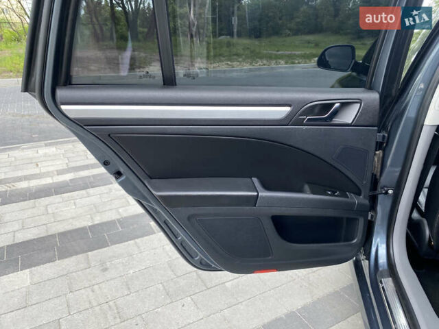 Серый Шкода Суперб, объемом двигателя 2 л и пробегом 224 тыс. км за 12600 $, фото 8 на Automoto.ua