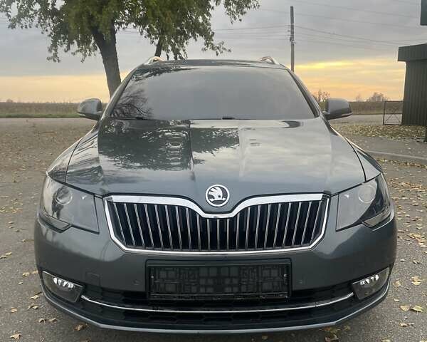 Серый Шкода Суперб, объемом двигателя 2 л и пробегом 258 тыс. км за 11999 $, фото 8 на Automoto.ua