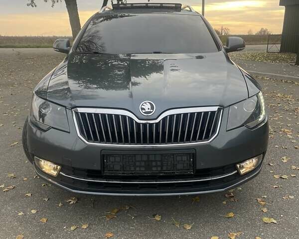 Серый Шкода Суперб, объемом двигателя 2 л и пробегом 258 тыс. км за 11999 $, фото 3 на Automoto.ua