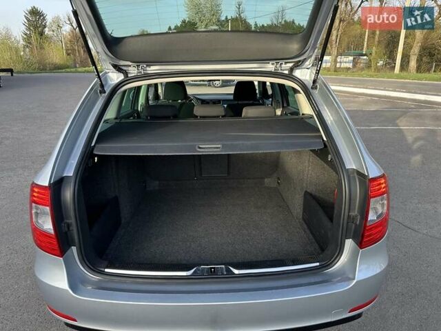 Серый Шкода Суперб, объемом двигателя 1.6 л и пробегом 240 тыс. км за 10900 $, фото 9 на Automoto.ua