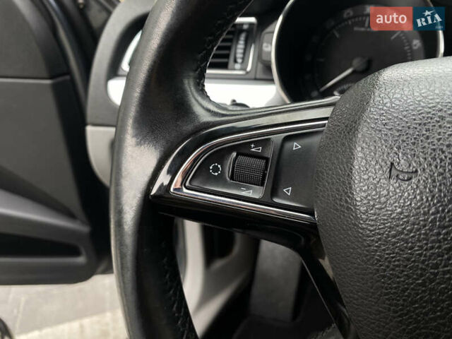 Серый Шкода Суперб, объемом двигателя 2 л и пробегом 224 тыс. км за 12600 $, фото 15 на Automoto.ua