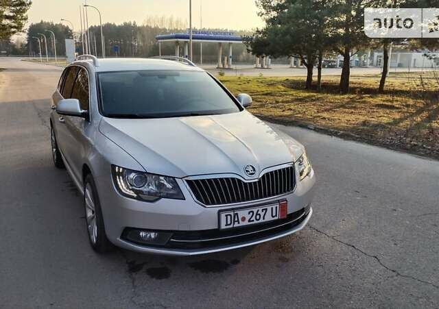 Сірий Шкода Суперб, об'ємом двигуна 2 л та пробігом 230 тис. км за 13000 $, фото 22 на Automoto.ua