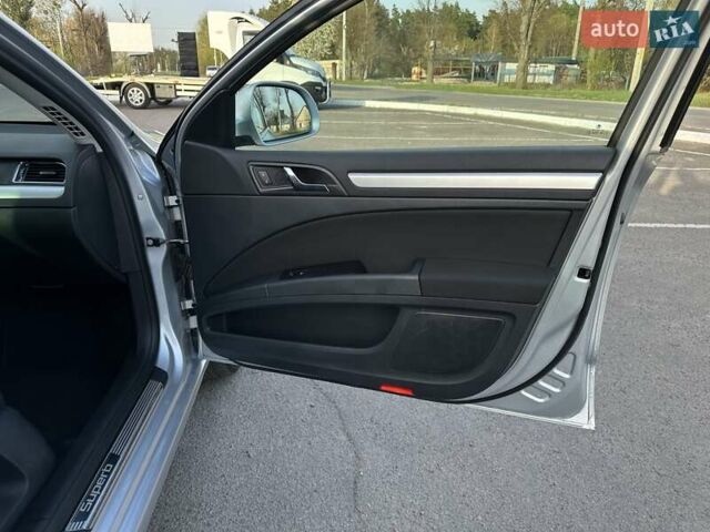 Серый Шкода Суперб, объемом двигателя 1.6 л и пробегом 240 тыс. км за 10900 $, фото 29 на Automoto.ua