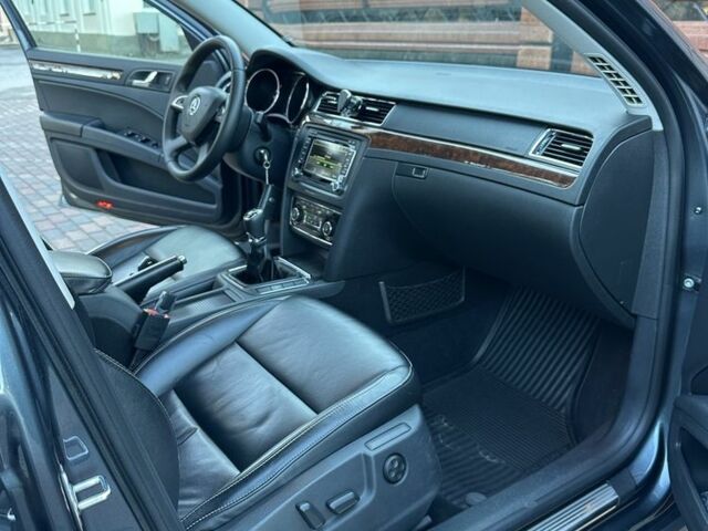 Сірий Шкода Суперб, об'ємом двигуна 2 л та пробігом 328 тис. км за 12700 $, фото 14 на Automoto.ua