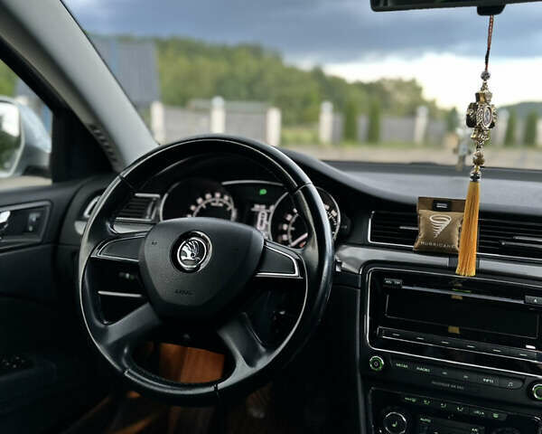 Серый Шкода Суперб, объемом двигателя 1.97 л и пробегом 320 тыс. км за 13300 $, фото 4 на Automoto.ua