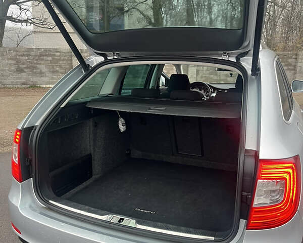 Серый Шкода Суперб, объемом двигателя 1.97 л и пробегом 240 тыс. км за 13799 $, фото 13 на Automoto.ua