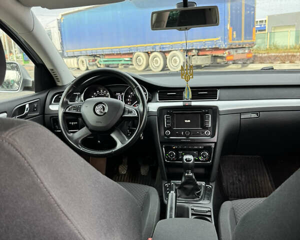 Сірий Шкода Суперб, об'ємом двигуна 1.97 л та пробігом 325 тис. км за 9200 $, фото 10 на Automoto.ua