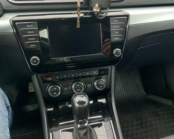 Серый Шкода Суперб, объемом двигателя 2 л и пробегом 244 тыс. км за 14000 $, фото 7 на Automoto.ua