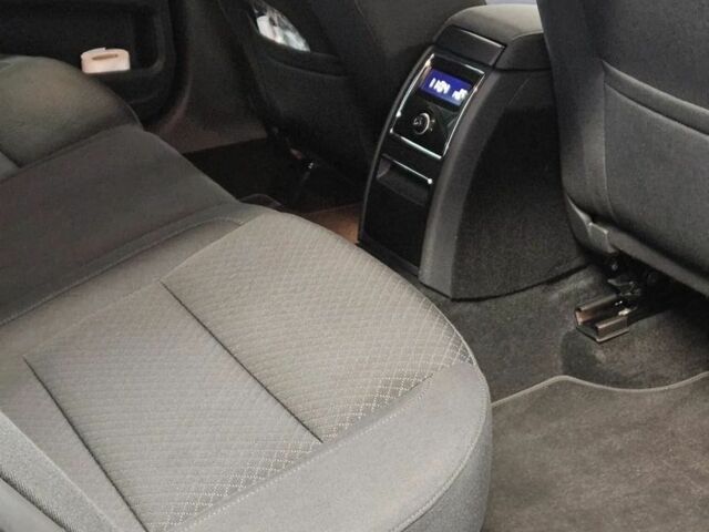 Сірий Шкода Суперб, об'ємом двигуна 2 л та пробігом 148 тис. км за 8300 $, фото 6 на Automoto.ua