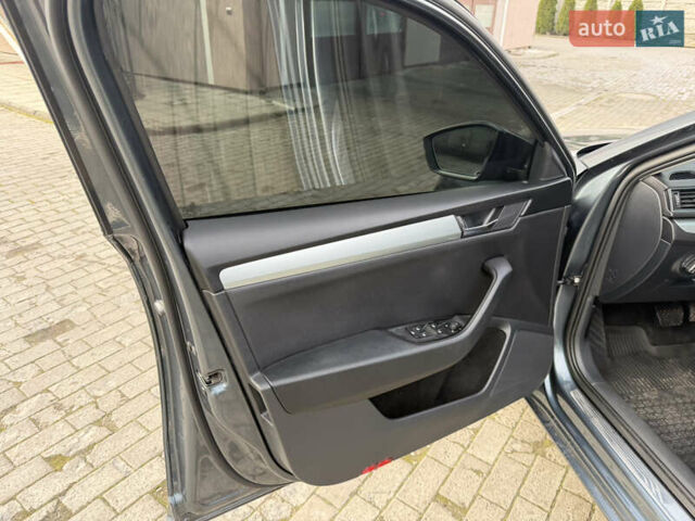 Сірий Шкода Суперб, об'ємом двигуна 2 л та пробігом 245 тис. км за 14700 $, фото 21 на Automoto.ua