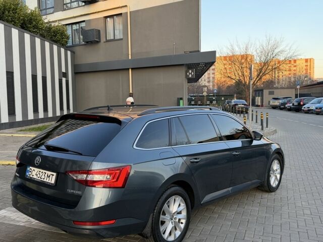 Серый Шкода Суперб, объемом двигателя 2 л и пробегом 245 тыс. км за 15000 $, фото 4 на Automoto.ua