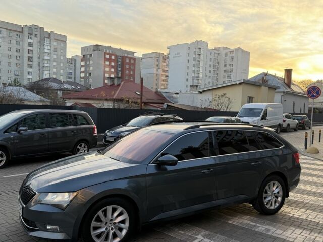 Серый Шкода Суперб, объемом двигателя 2 л и пробегом 245 тыс. км за 15000 $, фото 2 на Automoto.ua