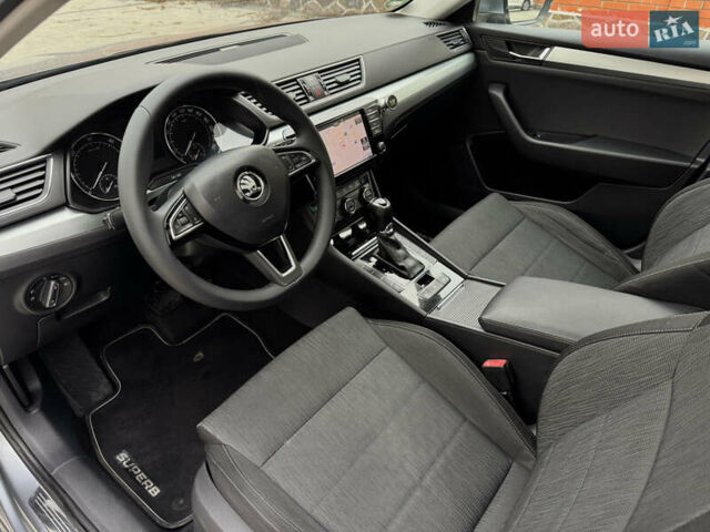 Шкода Суперб 2015 у Мукачеве на Automoto.ua Сірий Шкода Суперб, об'ємом двигуна 2 л та пробігом 247 тис. км за 14499 $, фото 11 на Automoto.ua