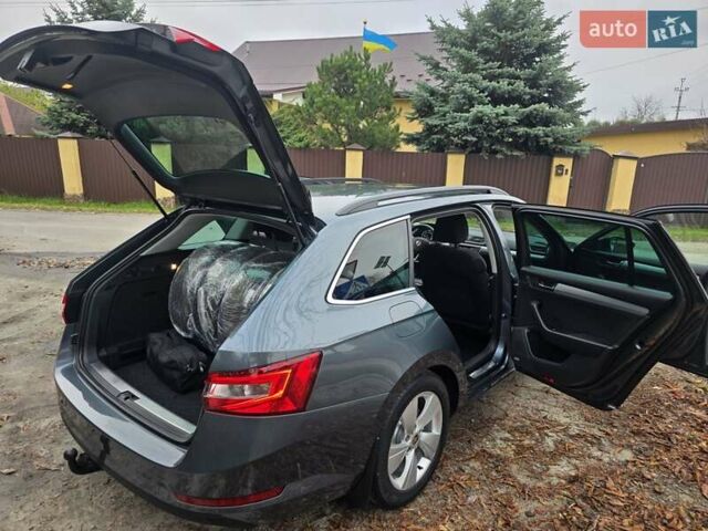 Серый Шкода Суперб, объемом двигателя 1.6 л и пробегом 262 тыс. км за 14000 $, фото 48 на Automoto.ua