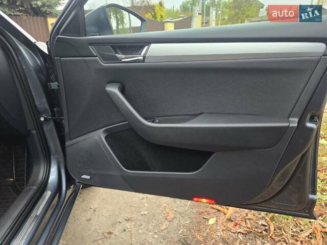 Серый Шкода Суперб, объемом двигателя 1.6 л и пробегом 262 тыс. км за 14000 $, фото 39 на Automoto.ua