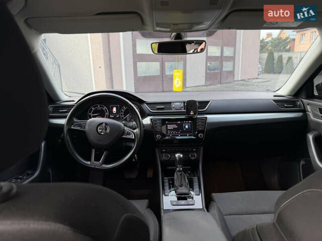 Сірий Шкода Суперб, об'ємом двигуна 2 л та пробігом 245 тис. км за 14900 $, фото 24 на Automoto.ua
