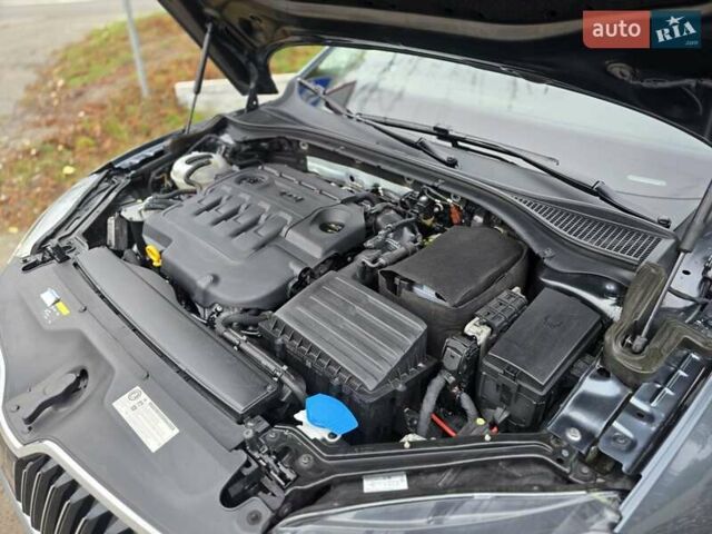 Серый Шкода Суперб, объемом двигателя 1.6 л и пробегом 262 тыс. км за 14000 $, фото 11 на Automoto.ua