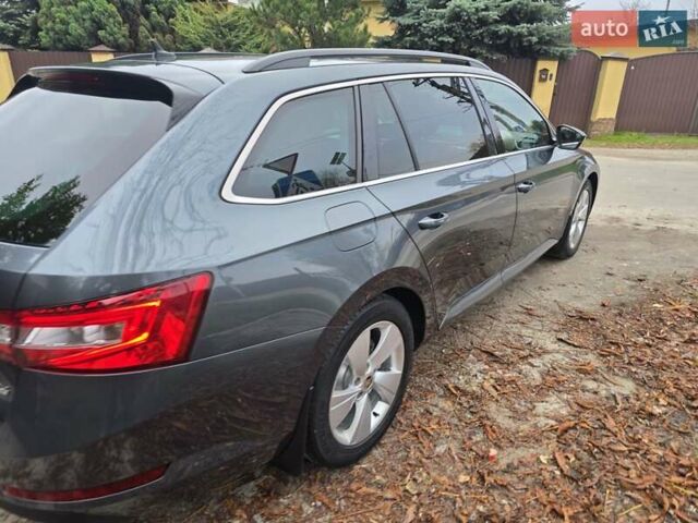 Серый Шкода Суперб, объемом двигателя 1.6 л и пробегом 262 тыс. км за 14000 $, фото 5 на Automoto.ua