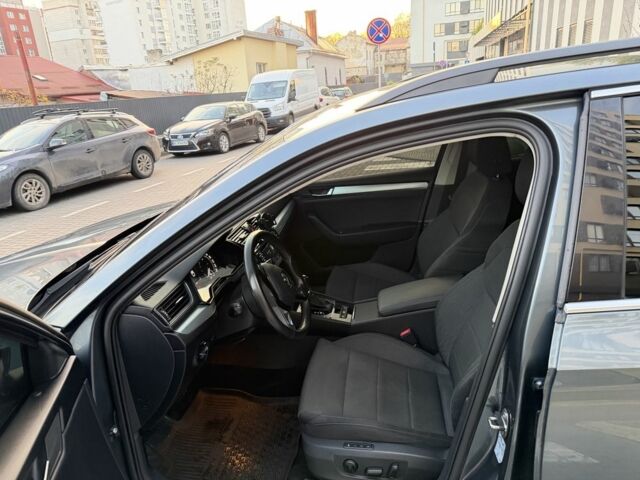 Серый Шкода Суперб, объемом двигателя 2 л и пробегом 245 тыс. км за 15000 $, фото 7 на Automoto.ua