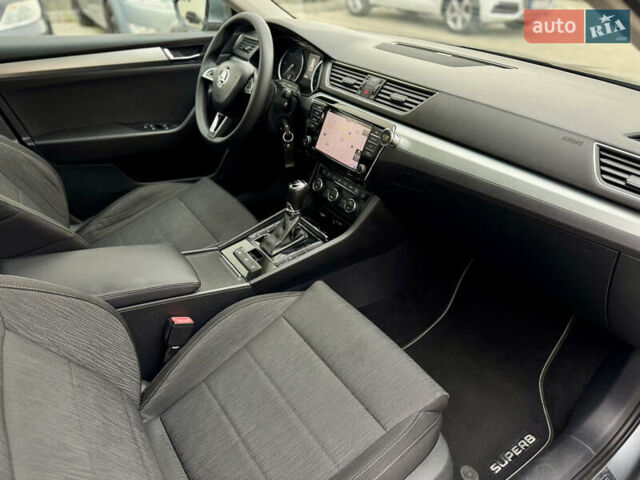 Шкода Суперб 2015 у Мукачеве на Automoto.ua Сірий Шкода Суперб, об'ємом двигуна 2 л та пробігом 247 тис. км за 14499 $, фото 12 на Automoto.ua