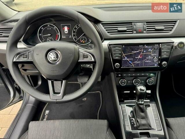 Серый Шкода Суперб, объемом двигателя 1.97 л и пробегом 250 тыс. км за 14400 $, фото 4 на Automoto.ua