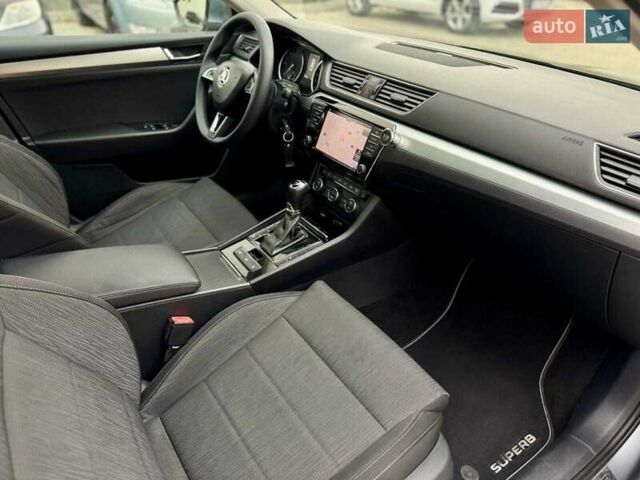 Серый Шкода Суперб, объемом двигателя 1.97 л и пробегом 250 тыс. км за 14400 $, фото 11 на Automoto.ua