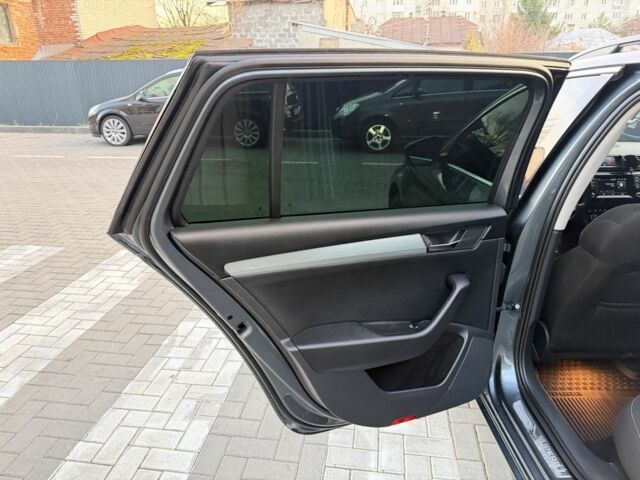 Серый Шкода Суперб, объемом двигателя 2 л и пробегом 245 тыс. км за 15000 $, фото 11 на Automoto.ua