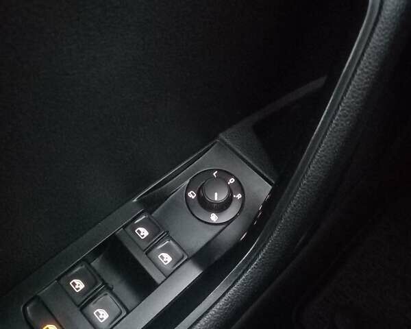 Серый Шкода Суперб, объемом двигателя 2 л и пробегом 244 тыс. км за 14000 $, фото 11 на Automoto.ua