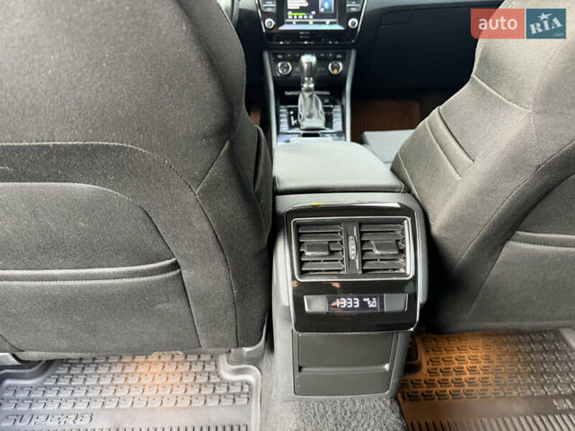 Сірий Шкода Суперб, об'ємом двигуна 2 л та пробігом 245 тис. км за 14900 $, фото 23 на Automoto.ua