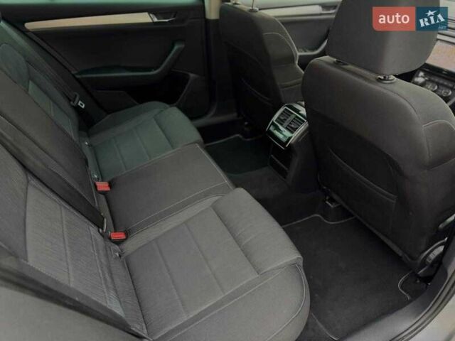 Серый Шкода Суперб, объемом двигателя 1.97 л и пробегом 250 тыс. км за 14400 $, фото 12 на Automoto.ua