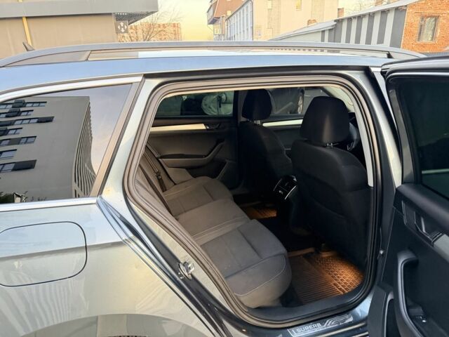 Серый Шкода Суперб, объемом двигателя 2 л и пробегом 245 тыс. км за 15000 $, фото 15 на Automoto.ua