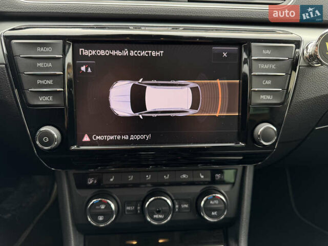 Шкода Суперб 2015 у Мукачеве на Automoto.ua Сірий Шкода Суперб, об'ємом двигуна 2 л та пробігом 247 тис. км за 14499 $, фото 21 на Automoto.ua