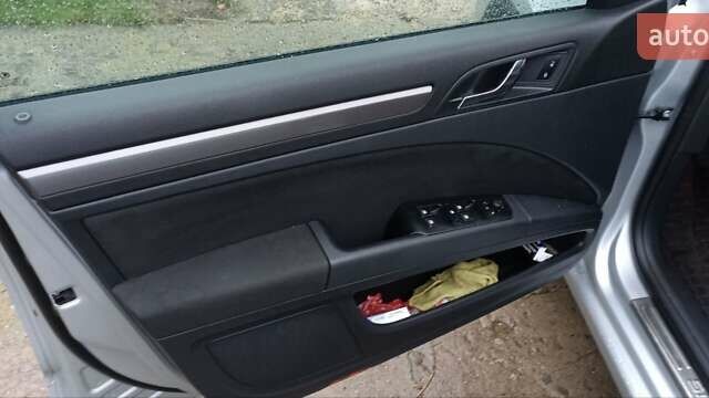 Сірий Шкода Суперб, об'ємом двигуна 1.97 л та пробігом 238 тис. км за 13000 $, фото 10 на Automoto.ua