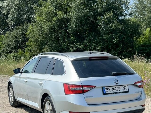 Серый Шкода Суперб, объемом двигателя 1.8 л и пробегом 265 тыс. км за 10350 $, фото 4 на Automoto.ua