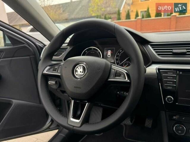 Серый Шкода Суперб, объемом двигателя 1.97 л и пробегом 250 тыс. км за 14400 $, фото 15 на Automoto.ua