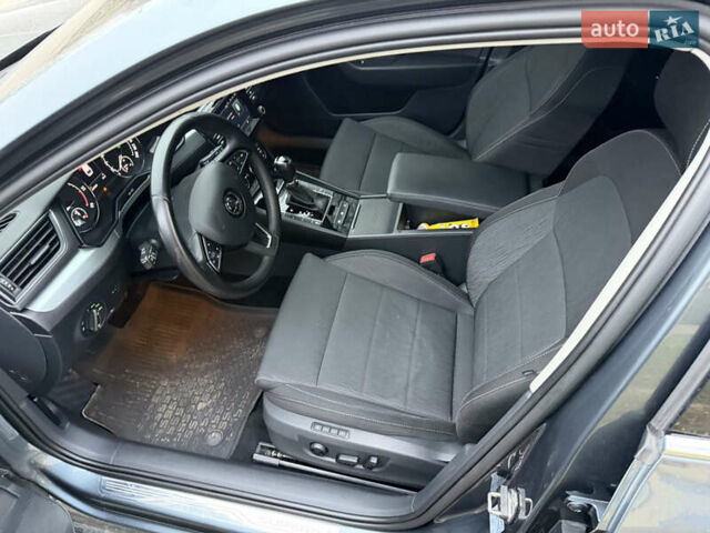 Серый Шкода Суперб, объемом двигателя 2 л и пробегом 246 тыс. км за 14600 $, фото 16 на Automoto.ua