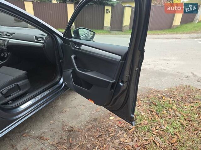 Серый Шкода Суперб, объемом двигателя 1.6 л и пробегом 262 тыс. км за 14000 $, фото 44 на Automoto.ua