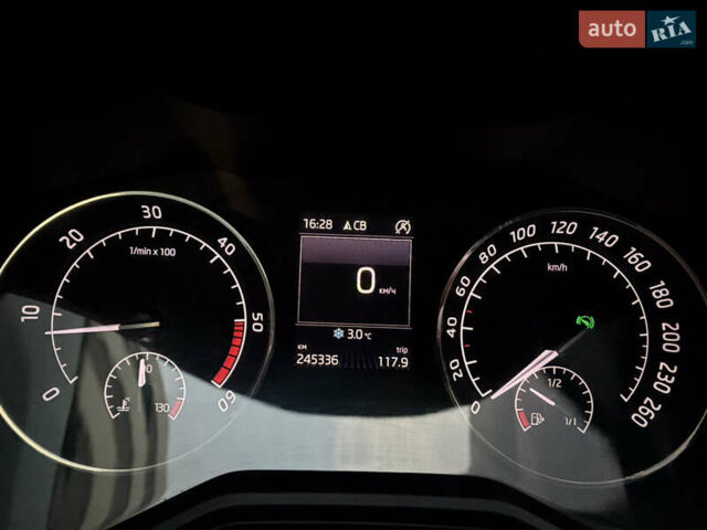 Серый Шкода Суперб, объемом двигателя 2 л и пробегом 245 тыс. км за 14700 $, фото 29 на Automoto.ua