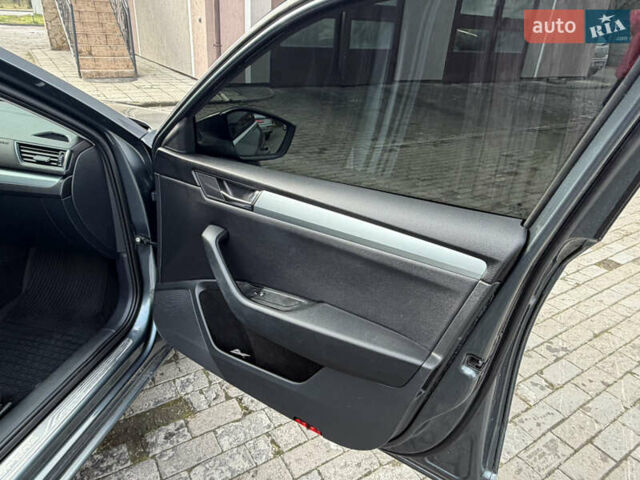 Сірий Шкода Суперб, об'ємом двигуна 2 л та пробігом 245 тис. км за 14700 $, фото 30 на Automoto.ua