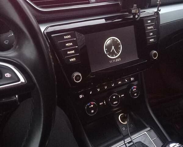 Серый Шкода Суперб, объемом двигателя 2 л и пробегом 244 тыс. км за 14000 $, фото 4 на Automoto.ua