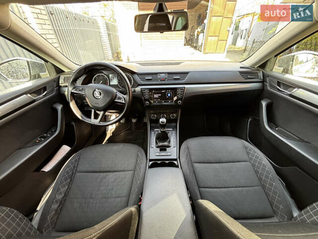 Серый Шкода Суперб, объемом двигателя 2 л и пробегом 210 тыс. км за 12800 $, фото 5 на Automoto.ua
