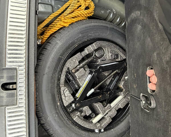 Сірий Шкода Суперб, об'ємом двигуна 2 л та пробігом 245 тис. км за 14700 $, фото 27 на Automoto.ua