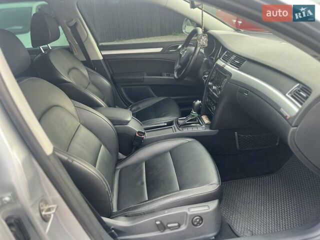 Сірий Шкода Суперб, об'ємом двигуна 2 л та пробігом 330 тис. км за 12200 $, фото 10 на Automoto.ua