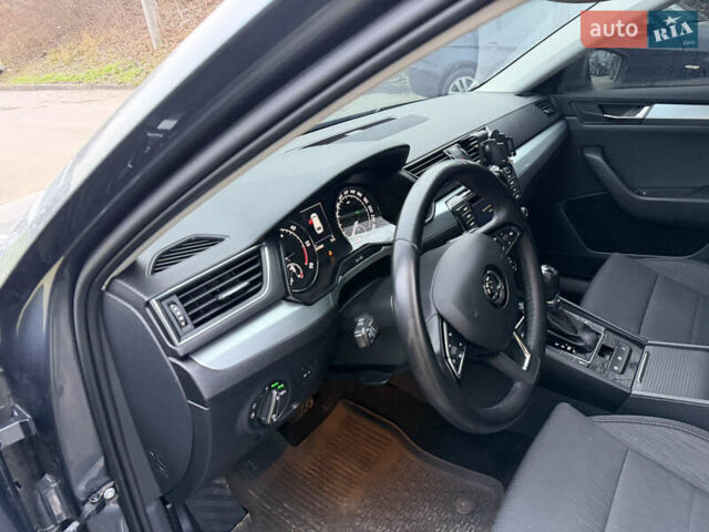 Серый Шкода Суперб, объемом двигателя 2 л и пробегом 246 тыс. км за 14600 $, фото 17 на Automoto.ua