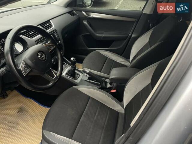 Серый Шкода Суперб, объемом двигателя 1.6 л и пробегом 273 тыс. км за 10900 $, фото 10 на Automoto.ua