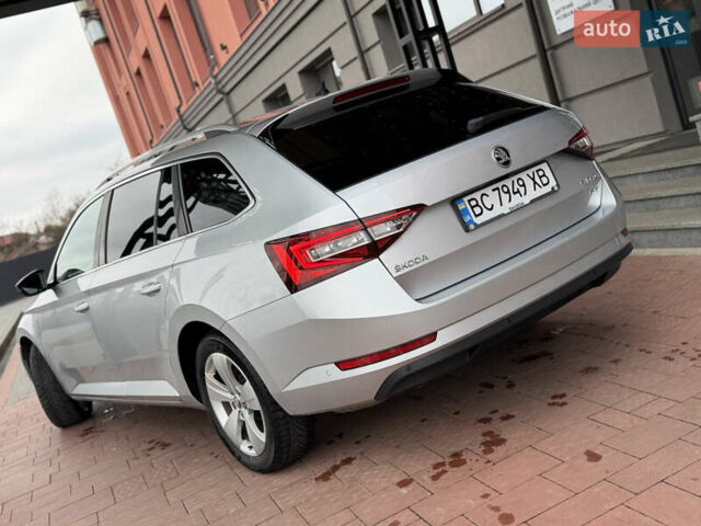 Сірий Шкода Суперб, об'ємом двигуна 1.97 л та пробігом 261 тис. км за 17999 $, фото 13 на Automoto.ua