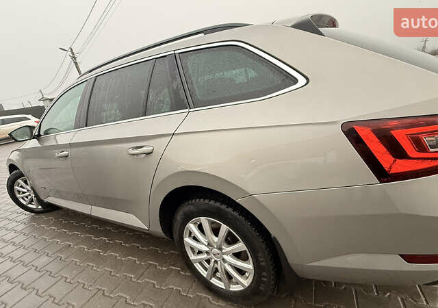 Серый Шкода Суперб, объемом двигателя 2 л и пробегом 270 тыс. км за 13800 $, фото 10 на Automoto.ua