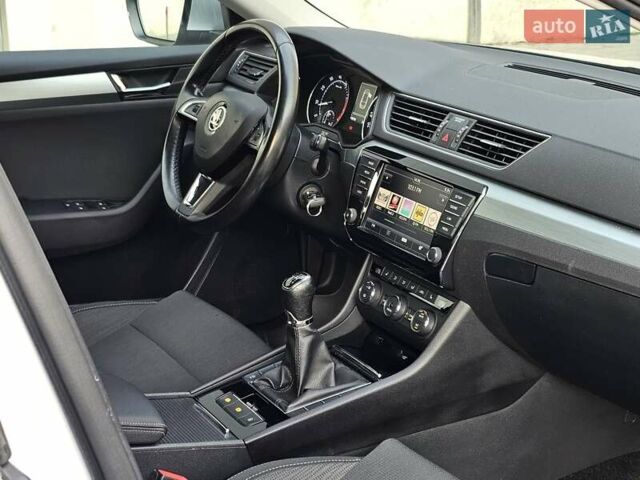 Сірий Шкода Суперб, об'ємом двигуна 1.8 л та пробігом 119 тис. км за 15999 $, фото 52 на Automoto.ua